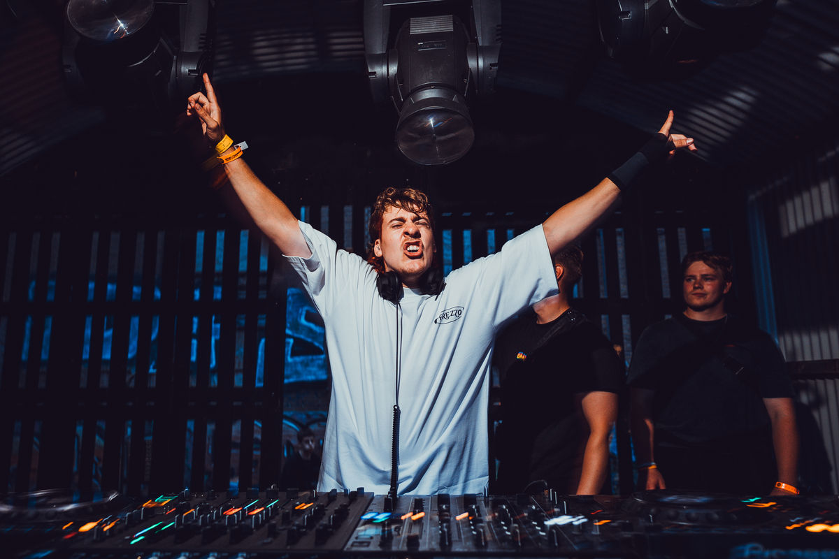 Loading... just a sec